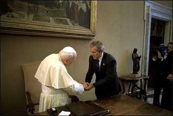 George Bush e il papa Giovanni Paolo II