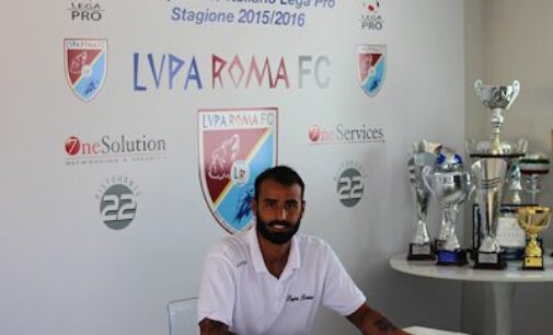 Lega Pro, l’innesto arriva in difesa. Luca Locci si presenta: “Onorato di essere qui, non vedo l’ora di iniziare: forza Lupa Roma!”