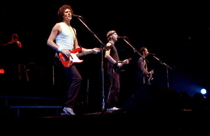 WATERLINE Dire Straits Official Tribute Band (1978-1991)