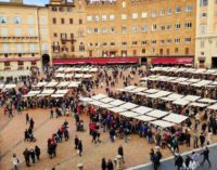 Siena, in Piazza del Campo si rievoca il “mercato grande”