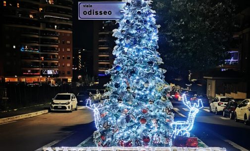 Natale di Pace, l’albero del quartiere Il Querceto – Colli di Enea vince il contest “Un Amore d’Albero”
