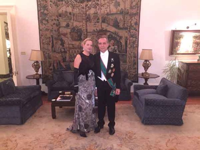 L’alta moda italiana di Michele Miglionico a Buckingham Palace – Londra