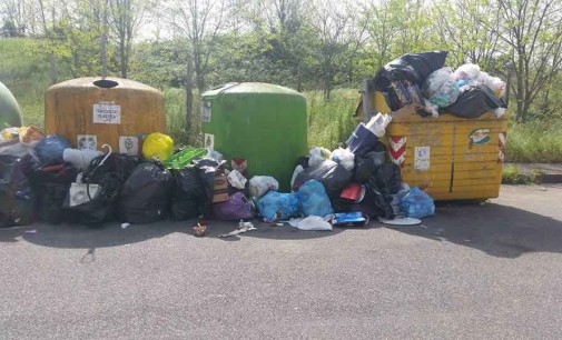 Montagne di rifiuti per le vie di Valmontone: Il Comune diffida Lazio Ambiente Spa