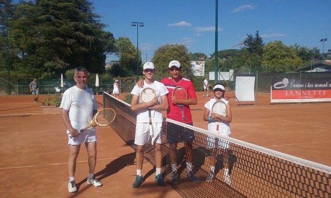 Tc New Country Club (tennis), torneo delle Racchette di legno a Mastrogiacomo e a Falanga-Pitone