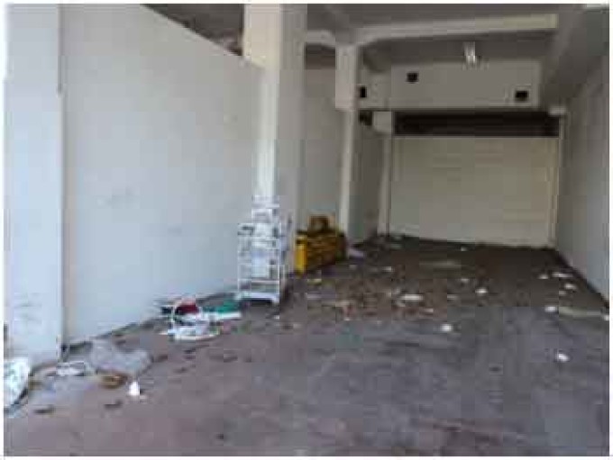 San Camillo: garage abbandonato rifugio di sbandati