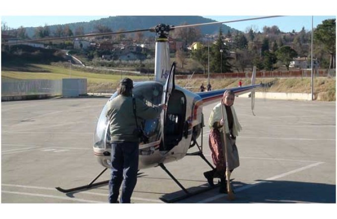 Ad Alatri (FR) la Befana arriva su un elicottero