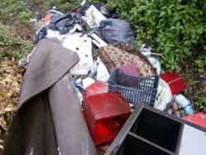 Parco regionale dei Castelli Romani – Continuano controlli e segnalazioni contro l’abbandono dei rifiuti