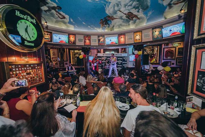 Hard Rock Cafe E Universal Music Italia Celebrano  Il 72esimo Compleanno Di Freddie Mercury