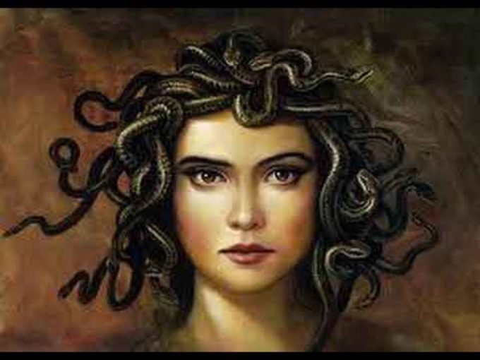 Treia. “Il sospiro di Medusa” di Morena Oro