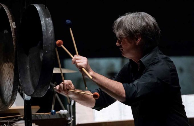 Elio Pecora legge sue poesie con la musica di Trovalusci e Caggiano