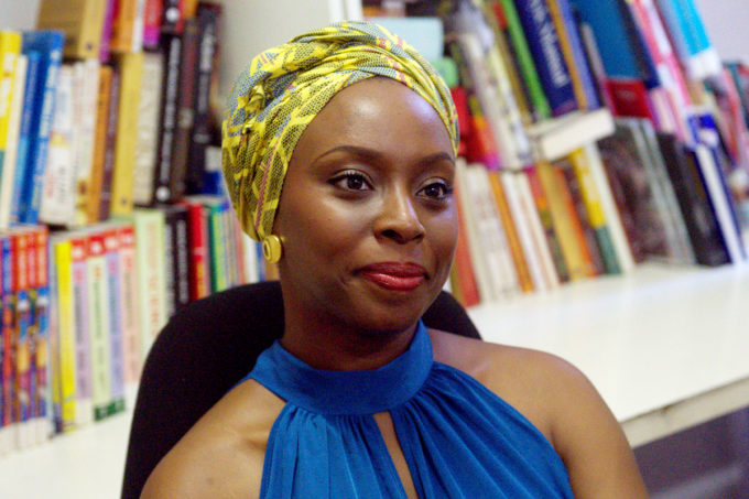 #Nonleggeteilibri – Il femminismo secondo la Adichie coinvolge lo star system