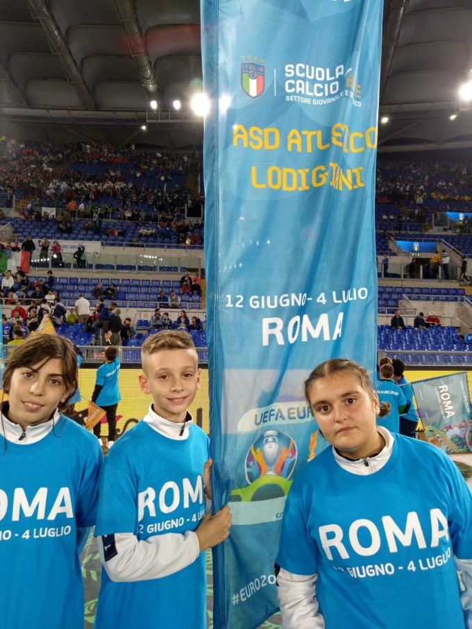 Atletico Lodigiani, tre ragazzi della Scuola calcio hanno sfilato all’Olimpico durante Italia-Grecia