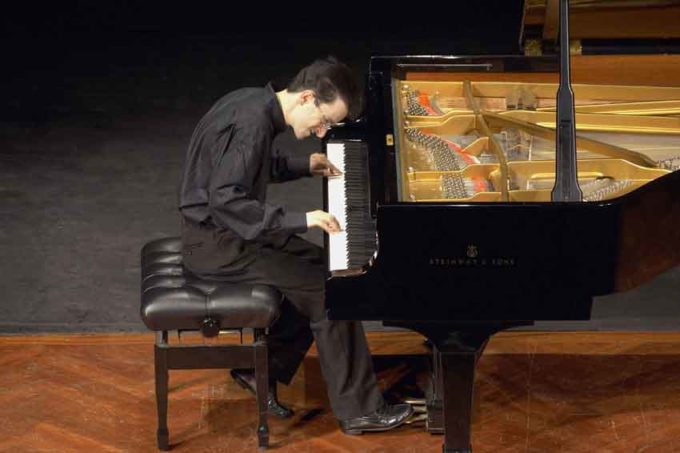 Bach nell’esecuzione di uno dei suoi più grandi interpreti, il pianista italiano Andrea Bacchetti