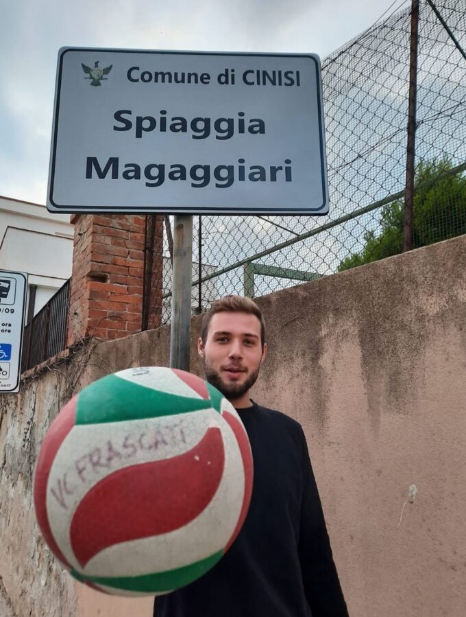 Volley Club Frascati, un pallone viaggia in mare fino alla Sicilia: “Una storia bellissima”