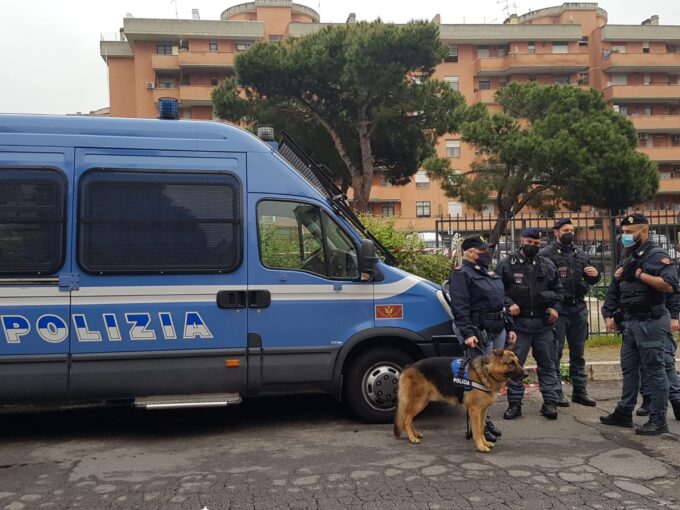Via Fellini, maxi operazione interforze di Polizia di Stato e Polizia Locale di Roma Capitale e Pomezia