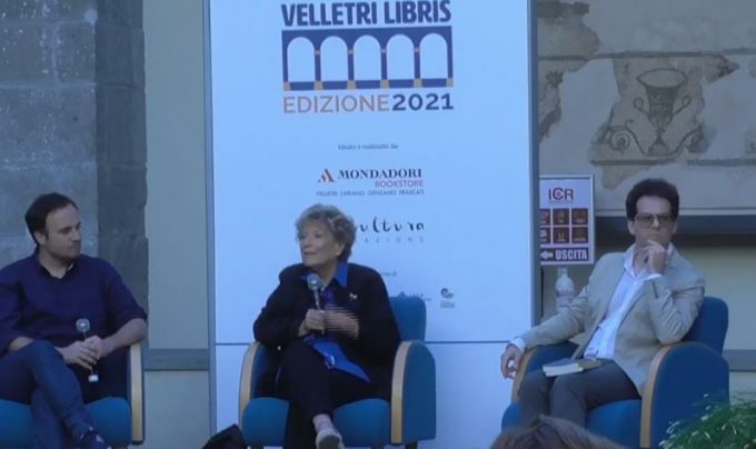 “Velletri Libris”, inaugurazione e subito pienone per Dacia Maraini e Sabina Guzzanti al Chiostro
