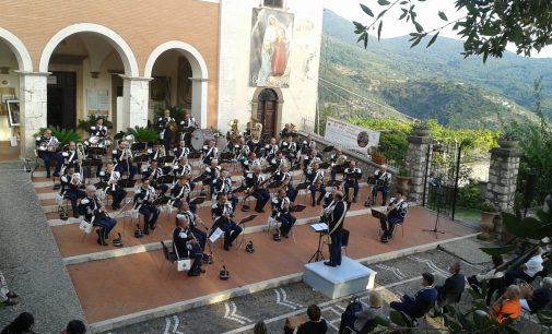 Emozionante concerto della Banda Musicale del Corpo della Gendarmeria Vaticana a Cori