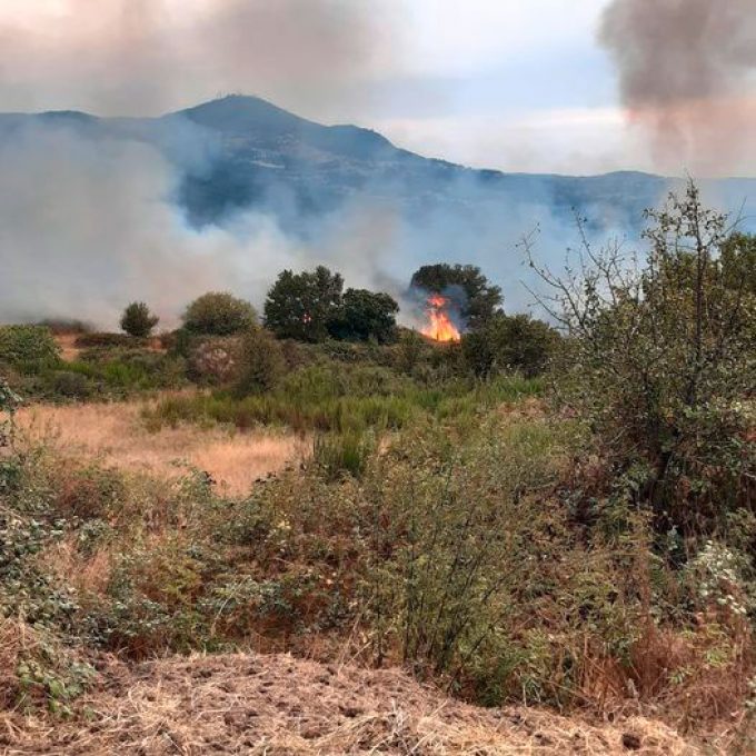 Incendio tra Monte Tuscolo, Pratarena e San Silvestro