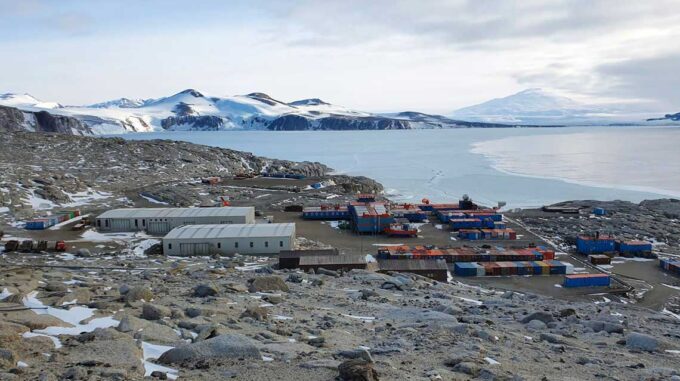 Ambiente: Antartide, marcata diminuzione dello spessore del ghiaccio marino