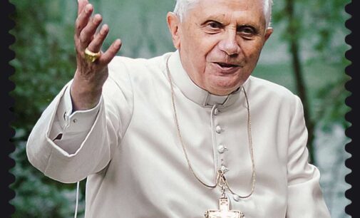 Emissione francobollo commemorativo di Papa Benedetto XVI