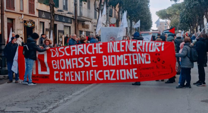 Video, Report e Foto del corteo contro l’inceneritore ad Albano del 24 febbraio