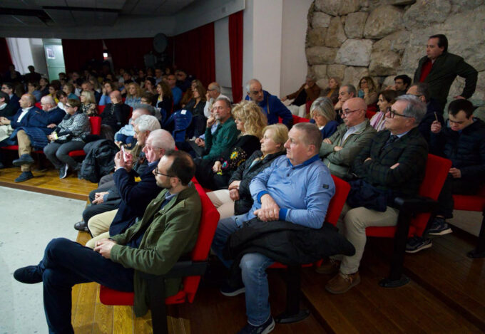 Cori – Pubblico delle grandi occasioni per la presentazione del docufilm su Romolo Palombelli, ‘Jo sindaco’